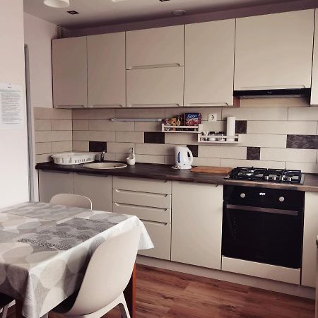 Lujzi Apartman Eger Exteriör bild