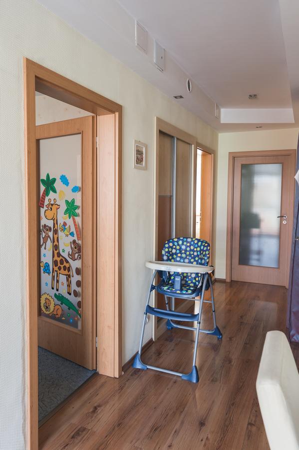 Lujzi Apartman Eger Exteriör bild