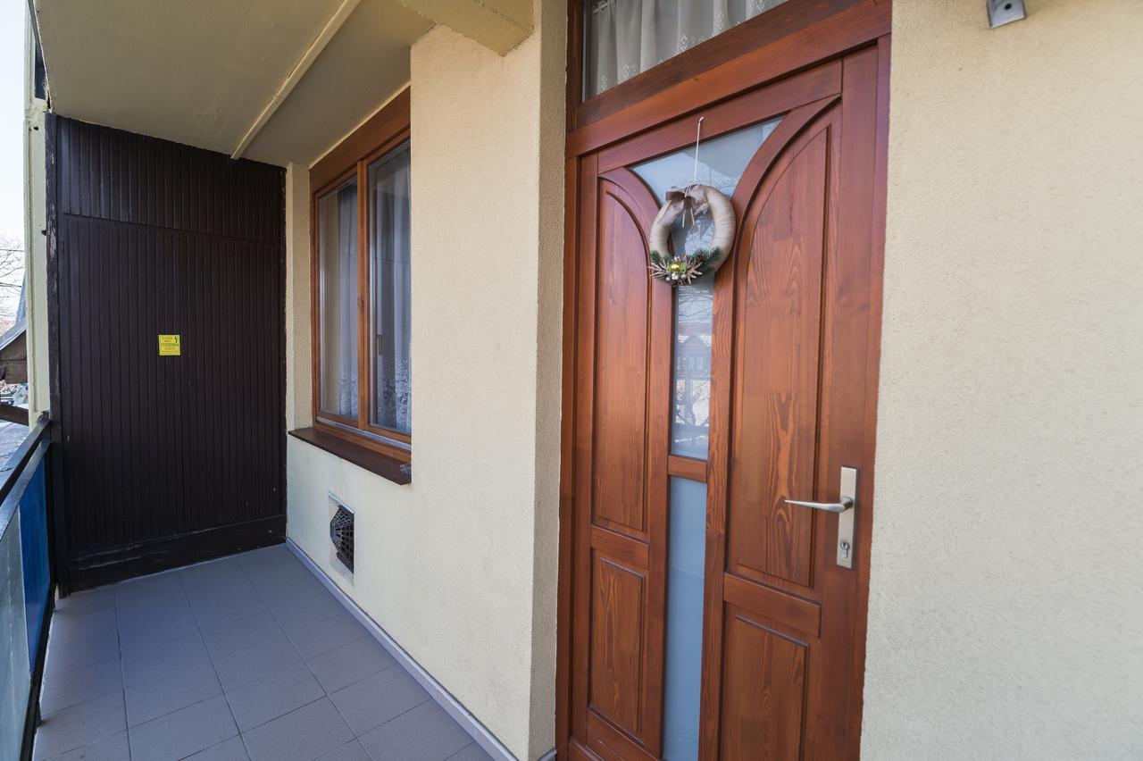 Lujzi Apartman Eger Exteriör bild
