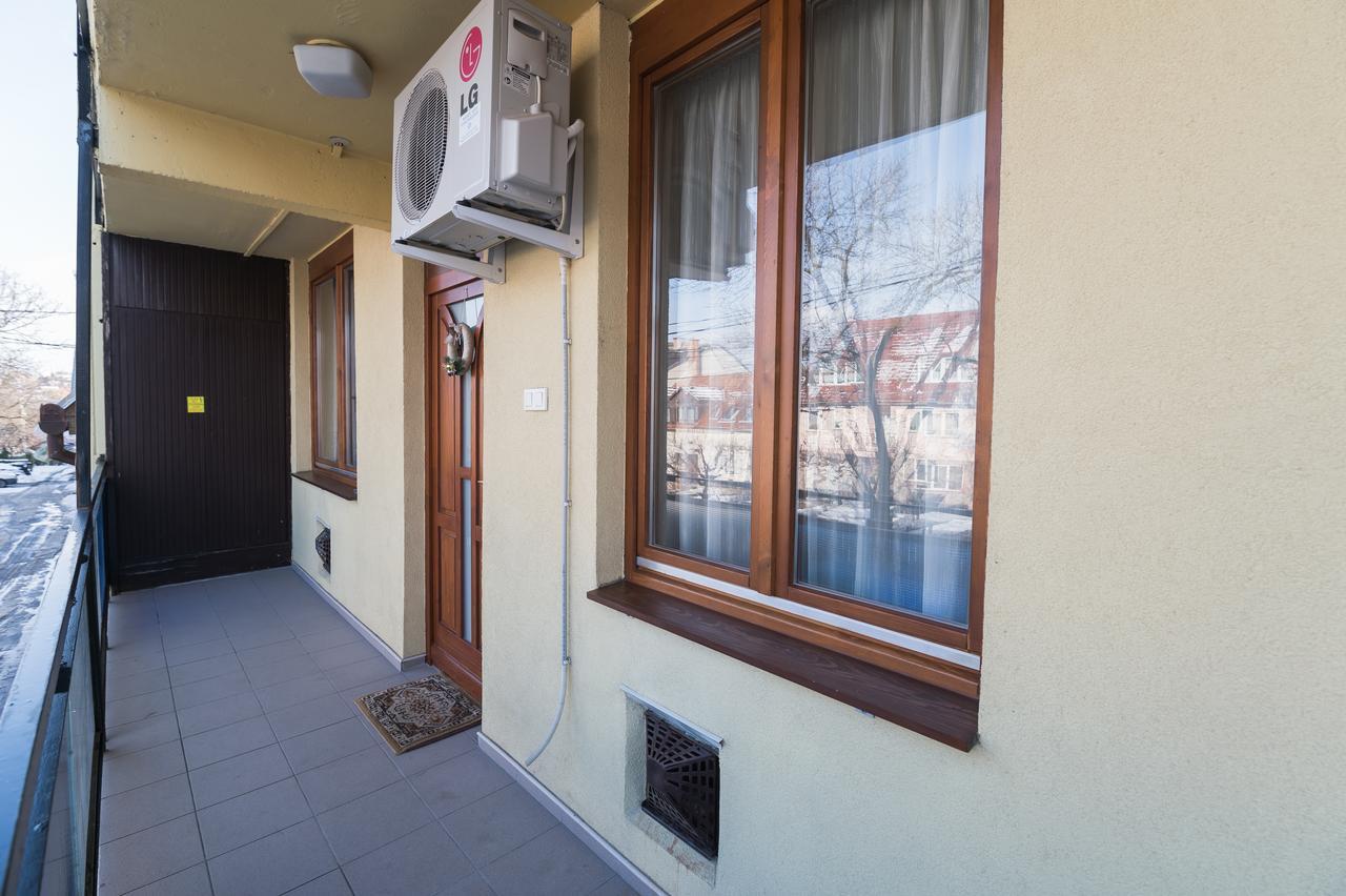 Lujzi Apartman Eger Exteriör bild